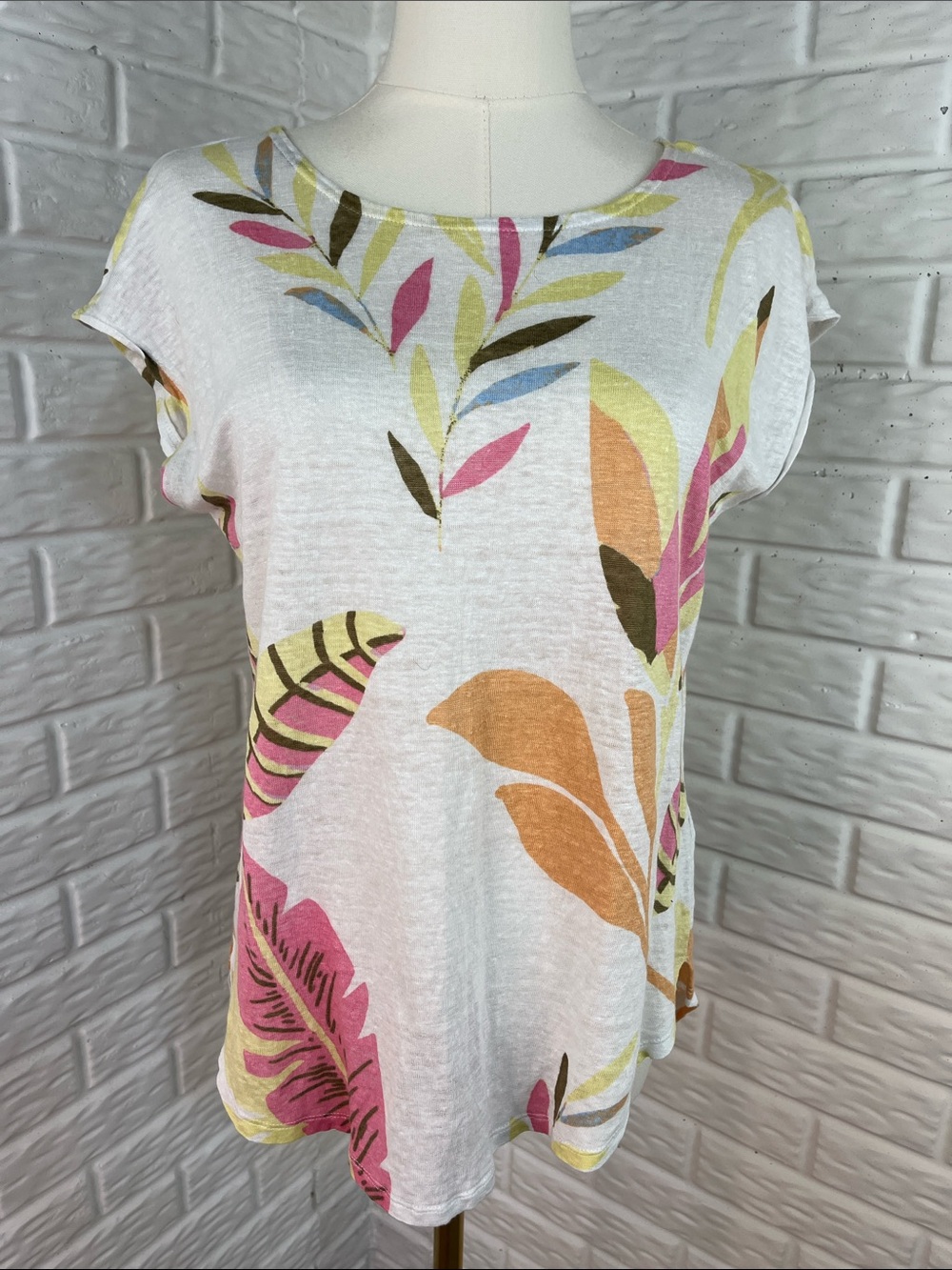CYNTHIA ROWLEY 100% LINEN TOP TROPICAL PRINT CAP SLEEVE HI LO HEM SZ MD
